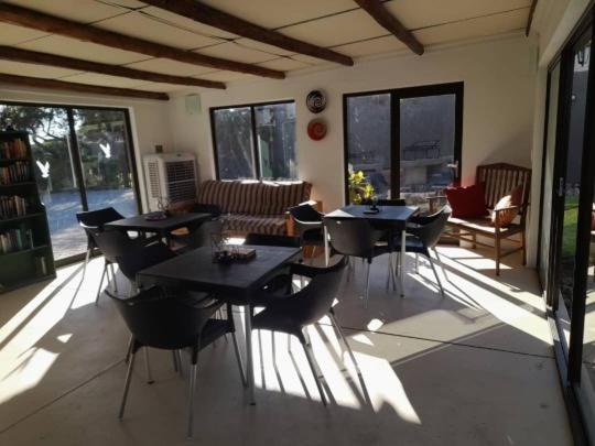 Bush Pillow Guest House Otjiwarongo Exteriör bild