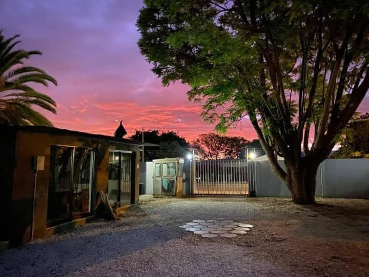 Bush Pillow Guest House Otjiwarongo Exteriör bild