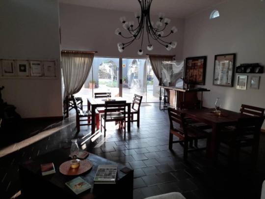 Bush Pillow Guest House Otjiwarongo Exteriör bild