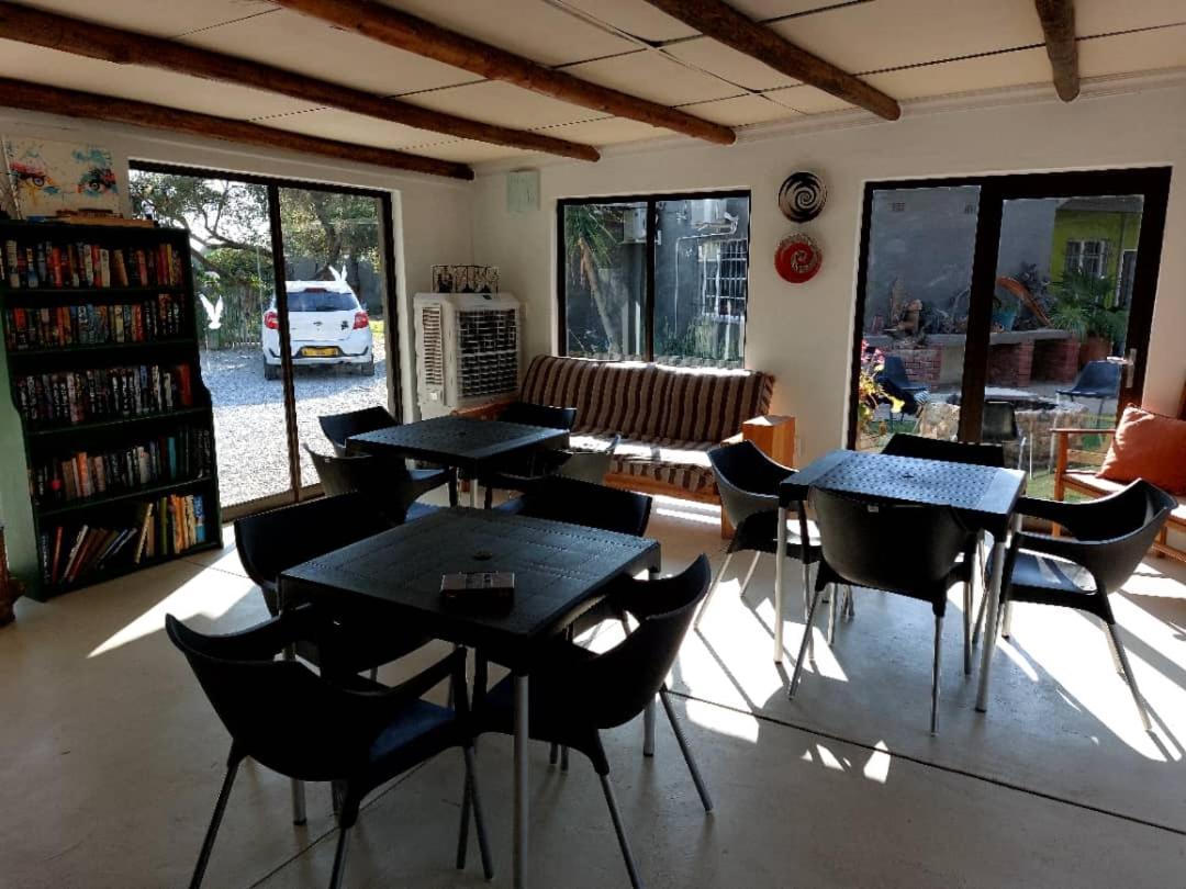 Bush Pillow Guest House Otjiwarongo Exteriör bild