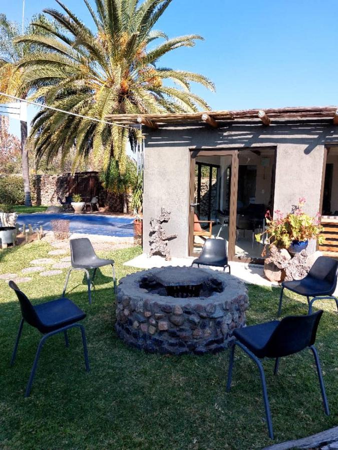 Bush Pillow Guest House Otjiwarongo Exteriör bild